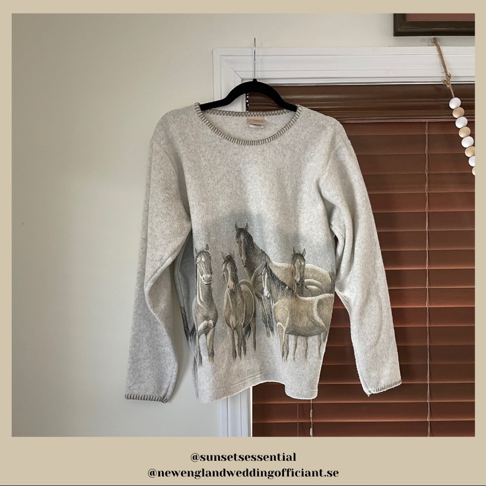 NWOT New Without Tags Artisans Inc Painted Horse Sweater